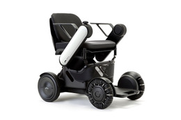 直観操作や収納性強化の電動車いす「WHILL Model C」登場!3G通信でファームアップも可能! 画像