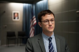 米国最大の機密を暴露した天才プログラマーの真実!『スノーデン』がブルーレイ&DVD、7月5日発売 画像