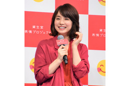 石田ゆり子、料理にチャレンジし成功するも「料理名は言えない」と照れ笑い 画像