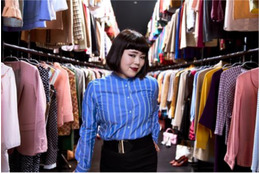 ブルゾンちえみ、初CMで菜々緒と共演!「菜々緒ポーズを買取りたい」 画像