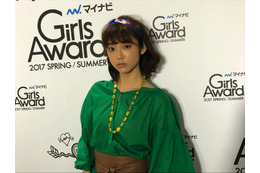 山谷花純が緑のワンピースでGirlsAwardに登場!センターステージでは笑顔も 画像