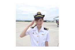 ほのかが『MAMOR』に登場!キュートな制服敬礼姿にファン歓喜! 画像