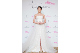 三吉彩花が誕生日にウエディングドレス姿を披露! 画像