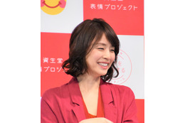 石田ゆり子、愛犬との動物愛あふれる2ショットが癒されると話題! 画像