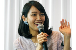吉岡里帆、ポールダンスショットを公開!? 妖艶なオーラにファン興奮 画像