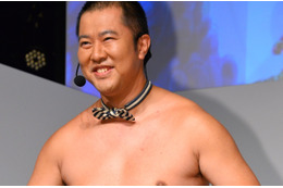 とにかく明るい安村、松居一代からの反応に驚き! 画像