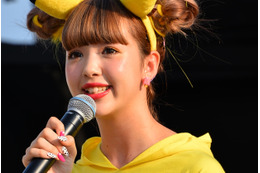 藤田ニコル、インスタ映えするカメムシを実食! 画像