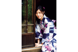 SKE48・松井珠理奈がグラビア登場!浴衣姿&水着姿で夏休みを満喫! 画像