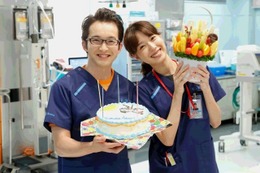 『コード・ブルー』出演者、戸田恵梨香と浅利陽介の誕生日をサプライズで祝福! 画像