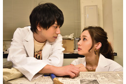 黒羽麻璃央・足立梨花がW主演!『アヤメくんののんびり肉食日誌』の主題歌&予告映像が公開に 画像