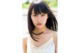 駒井蓮、透明感あふれる魅力をグラビアで披露! 画像