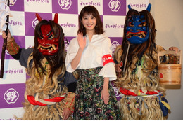 佐々木希、地元の“なまはげ”とコラボ! 画像