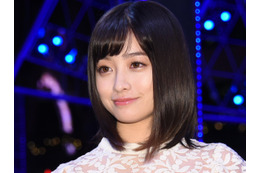 橋本環奈、地元福岡で婦人警察に！「捕まえて下さい」の声 画像