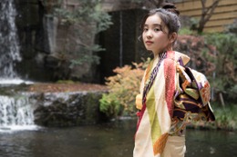 哀川翔の娘・福地桃子が新成人で晴れ着姿披露! 画像