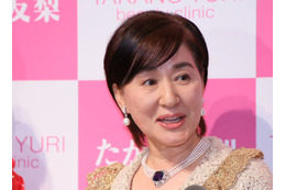 松居一代、ラッキーカラーを意識した衣装で登場!“ノート”の返却も報告! 画像