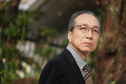 小日向文世、テレビ朝日のドラマ初主演!「欠点だらけの刑事」放送 画像
