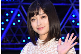 橋本環奈、初のアイススケートに挑戦!「可愛すぎる」「一緒に滑ってください」の声 画像