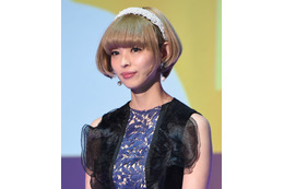最上もが、悩殺CA風衣裳を披露!「もうメロメロです」「セクシーで可愛い」 画像
