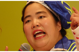 ゆりやんと新木優子の2ショットに「え?! 遠近法ですよね?!」「2人とも可愛すぎる」 画像
