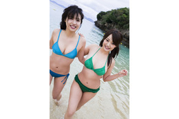 「週プレ酒場」看板娘・青科まき＆高橋かなが初水着グラビアに挑戦！ 画像