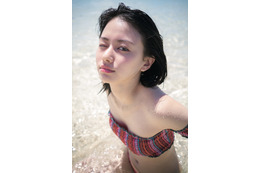 山本舞香の写真集が発売!初の水着カットも掲載 画像