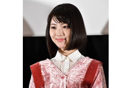 浜辺美波、かなりの人見知り?「美容師にきちんとオーダーを伝えられない」 画像