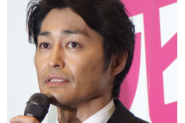 安田顕の「せりふは全部携帯に打つ」に榮倉奈々驚き! 画像