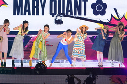 ひょっこりはん、6人のモデルとひょっこりポーズ……『GirlsAward 2018』 画像