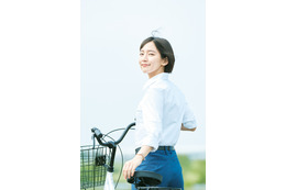 吉岡里帆、スピリッツの表紙&グラビアに登場!サイトでアザーカットも 画像