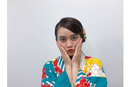 岡田結実、涼しげな浴衣姿を公開!“たこチュー”顔も披露 画像