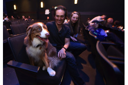 愛犬と映画館で映画鑑賞！ワンコ達も笑顔のイベントが米国で実現 画像