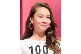 Niki「今年もノミネート嬉しいな~」、『世界で最も美しい顔100人』候補に! 画像