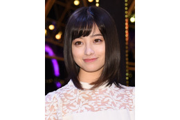 橋本環奈の白塗りシャクレ顔ショットにファン「破壊力半端ない」「しゃくれ顔最高!笑」 画像
