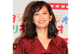 妊娠中の前田敦子がイベントに登場！「すごい親バカで、いっぱい写真を撮るんだろうな」と我が子への愛情を明かす 画像