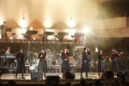 エビ中、全編生バンド演奏での野外ワンマン開催!約4000人のファンを魅了 画像