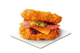 インパクト大!ケンタッキー、チキンフィレで具材をはさんだ「THE DOUBLE」を11月1日発売 画像