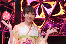 飯豊まりえ、着物姿の点灯式にフラッシュの嵐!「眩しい」と嬉しい悲鳴 画像