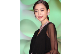 桐谷美玲、美しい刺青ペイント姿公開「綺麗……！」「凄すぎて、二度見」 画像