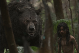 大人版「ジャングル・ブック」とも評されるNetflixオリジナル映画『モーグリ: ジャングルの伝説』が本日配信スタート 画像