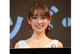 泉里香、「ONE PIECE」ナミのボディ公開し反響!「胸とウエストがヤバい」 画像