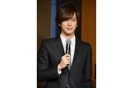 DAIGO、北川景子にペアネックレスをプレゼント!結婚3周年を報告 画像