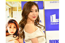 辰巳奈都子が「最大の露出」の“過激写真集”を刊行、「背中のソリからお尻のライン」に自信 画像