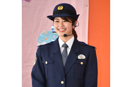 稲村亜美、警察官姿で110番イメージダンスを披露「ミスをしちゃいました」 画像