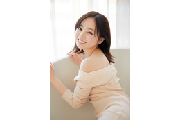 元欅坂46・今泉佑唯、肩出し衣装で眩しい笑顔!スピリッツ初表紙で登場 画像