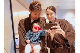 丸高愛実、夫・柿谷曜一朗と愛娘との家族写真公開!幸せそうな姿に「理想の家族」 画像