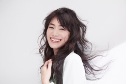 今井美樹と沢口靖子が35周年の節目に初タッグ!「Blue Rain」がドラマ『科捜研の女』主題歌に 画像