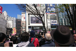新元号は「令和」!静まり返る新宿アルタ前 画像