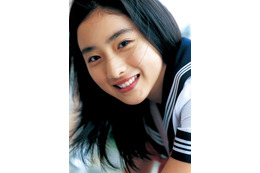 石原さとみの1st写真集が電子版で復刻!16歳の初々しさと大人っぽい表情が魅力 画像