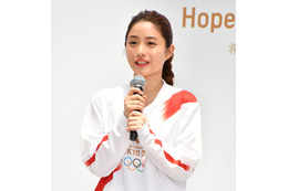 石原さとみ、47都道府県に友達を作りたい!聖火ランナーユニフォームを着用してお披露目 画像