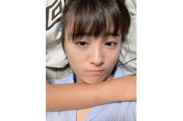 大友花恋、弟に膝枕してもらう姉弟仲良しショット公開! 画像